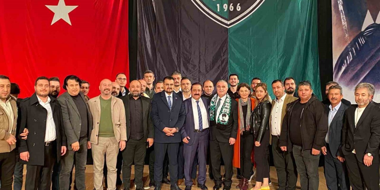 Denizlispor’de yeni yönetim kollarını sıvadı