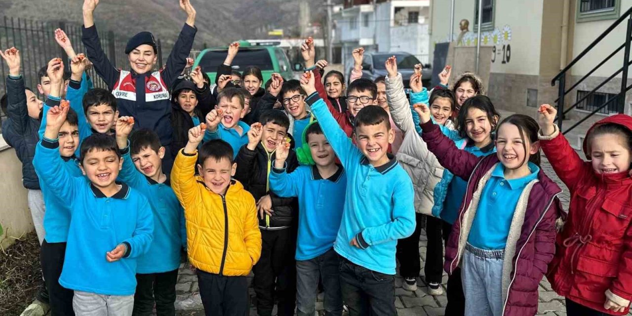 Köşk’te öğrencilere ağaç sevgisi aşılandı