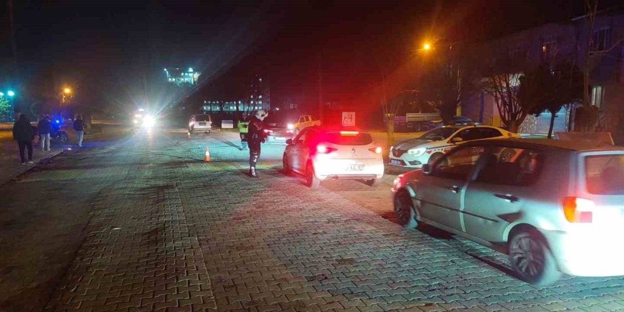 Jandarma ekipleri 24 aranan şahsı yakaladı