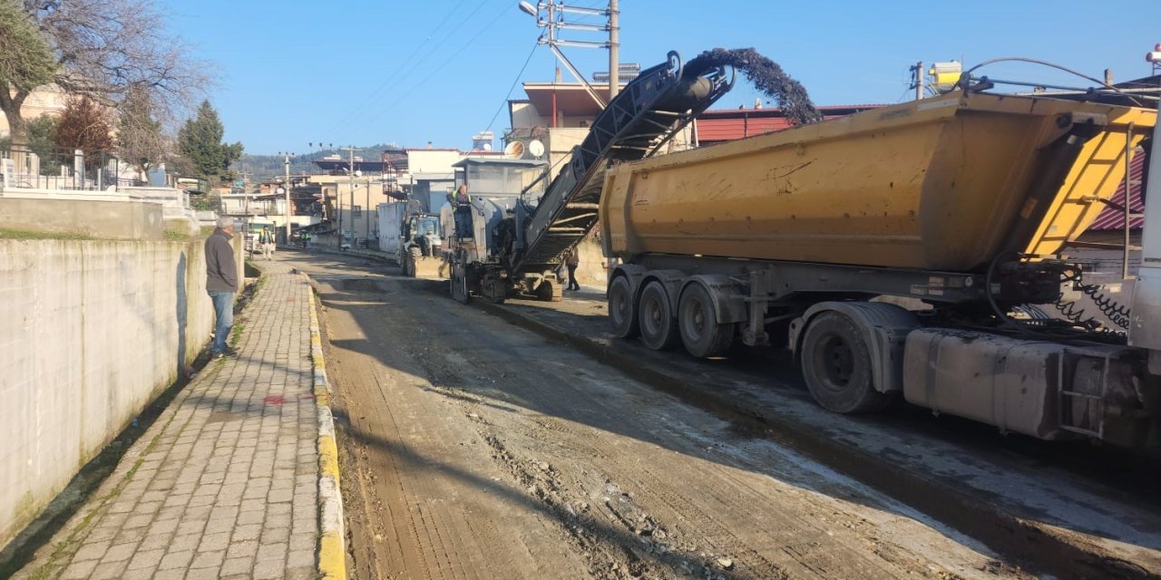 Aydın Büyükşehir Belediyesi Söke’nin yollarını yeniliyor