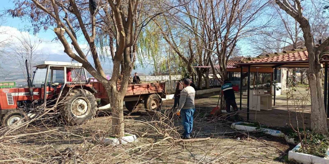 Uçurum Park’ta temizlik çalışmaları sürüyor