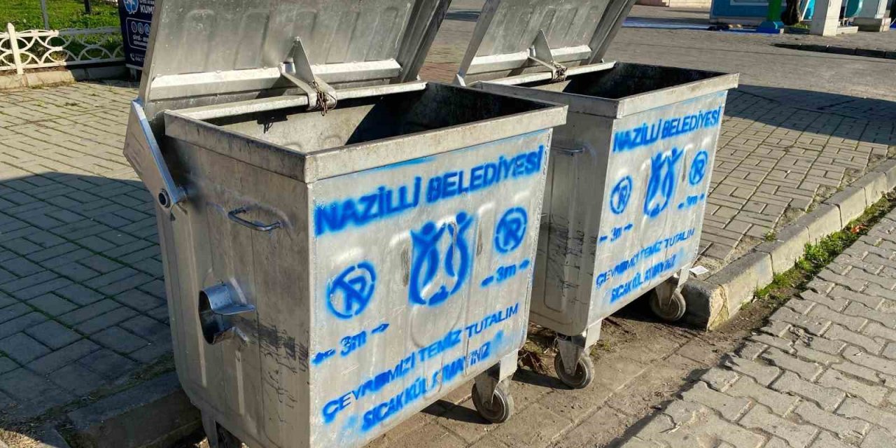 Nazilli’de çöp konteynerleri bakıma alındı