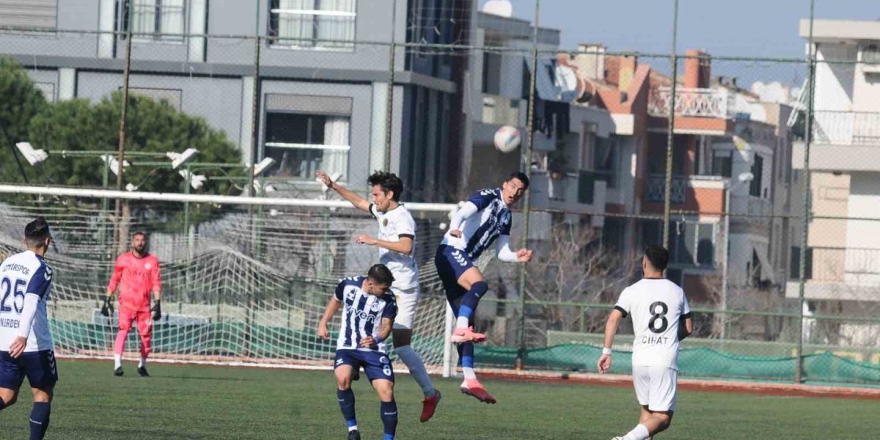 Çeşme Belediyespor ligin ikinci yarısına puan kaybıyla başladı