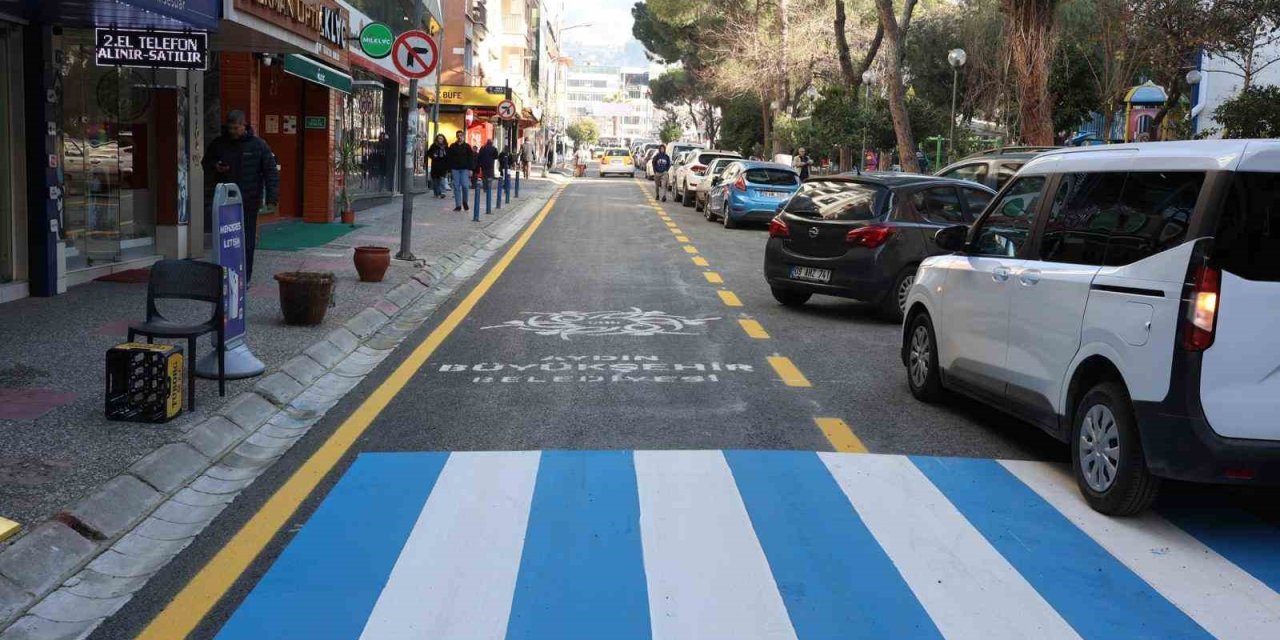 Aydın Büyükşehir Cumhuriyet Caddesi’ndeki çalışmaları tamamladı