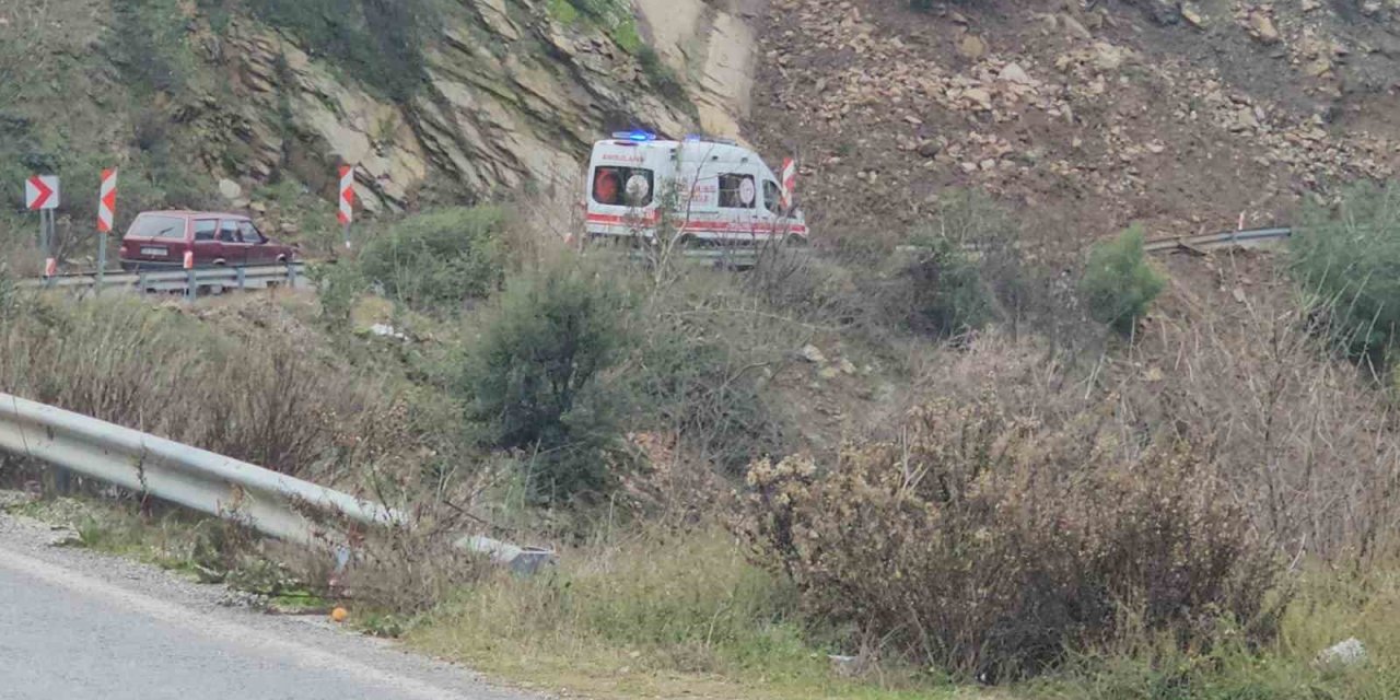 Nazilli’de araç uçuruma yuvarlandı