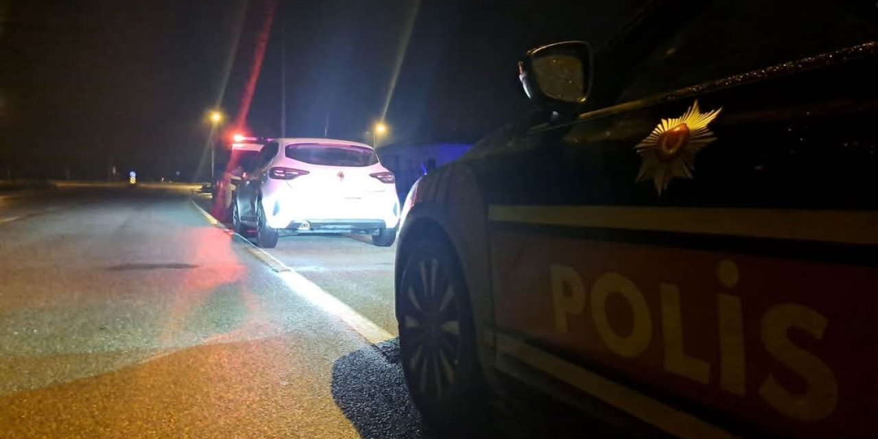 Polisten kaçan şüphelilerin aracında uyuşturucu çıktı