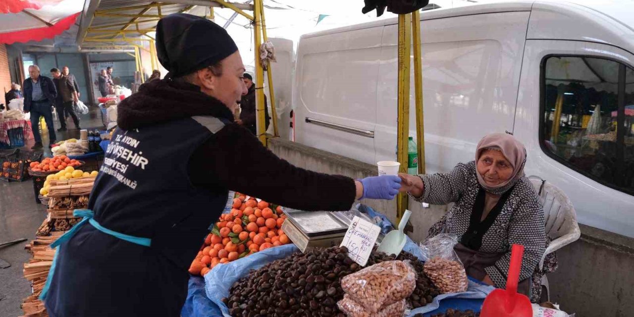 Büyükşehir’in sıcak çorba ikramı vatandaşları memnun ediyor