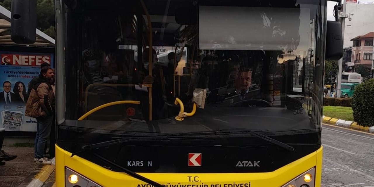 Sarı otobüslere siyah kurdele