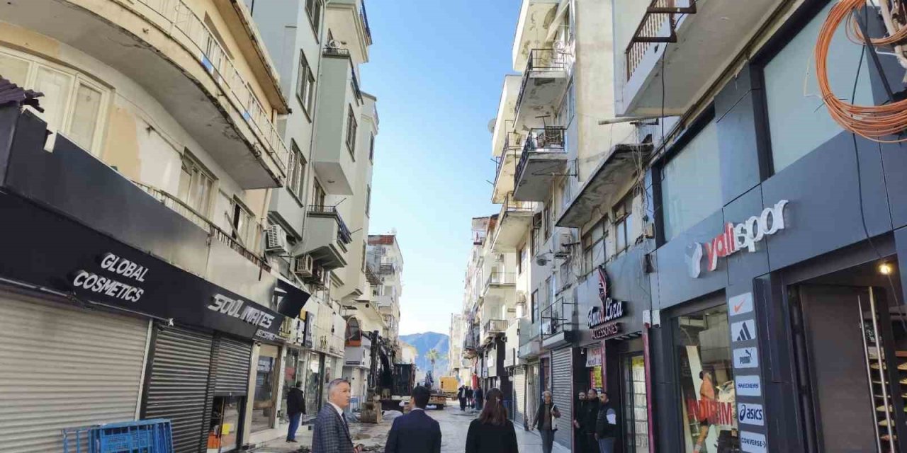 Marmaris’te Kapalı Çarşı el birliği ile güzelleşecek