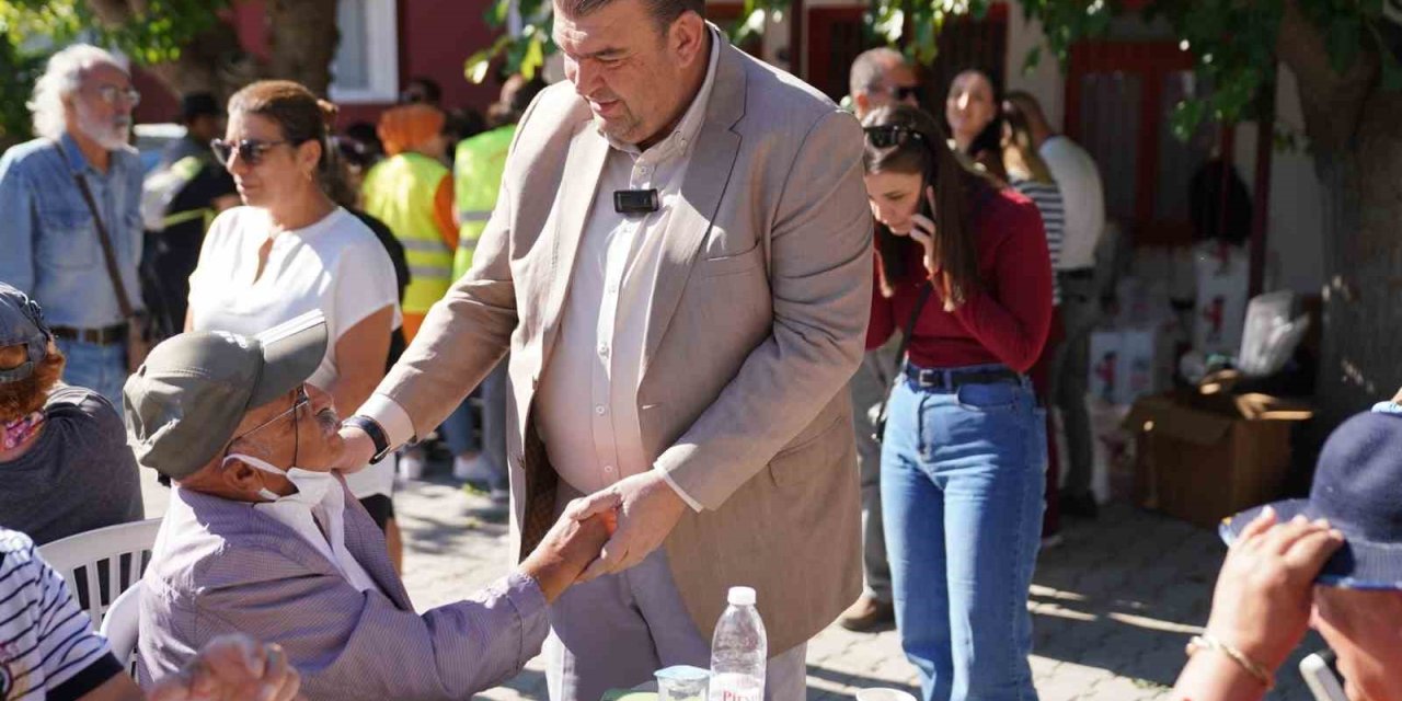 Seferihisar’da her gün 250 haneye sıcak yemek