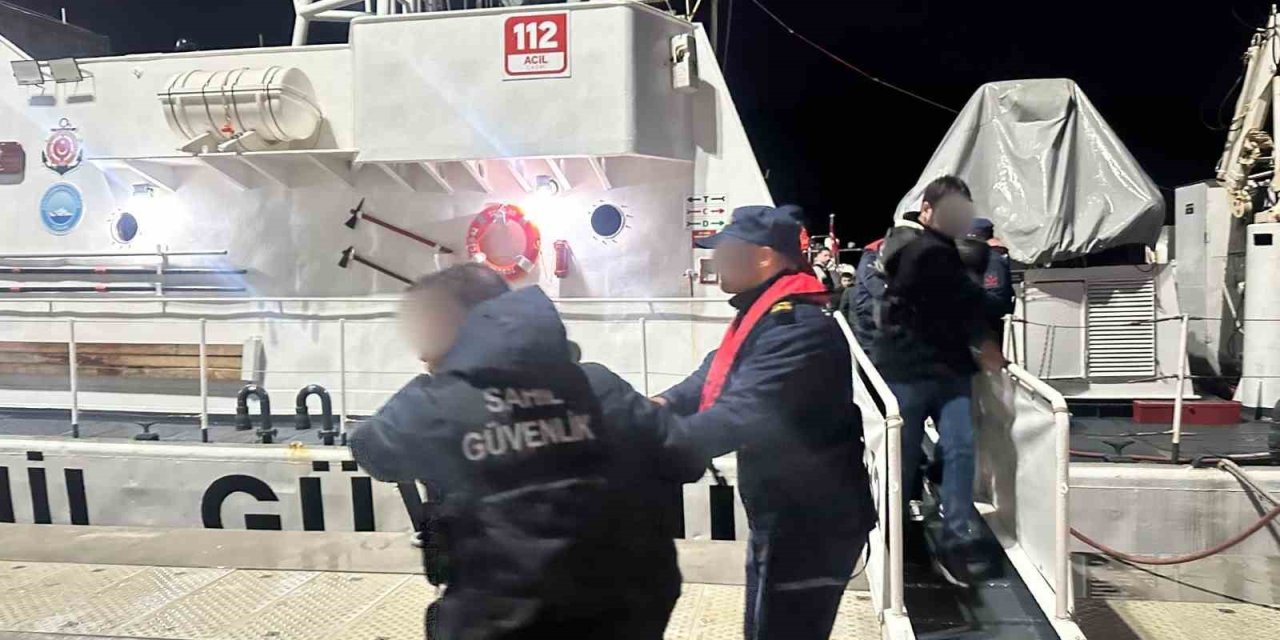 Aranan 8 kişi teknede uyuşturucu ile yakalandı