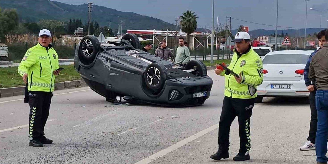 Seydikemer’deki kazada iki araç takla attı