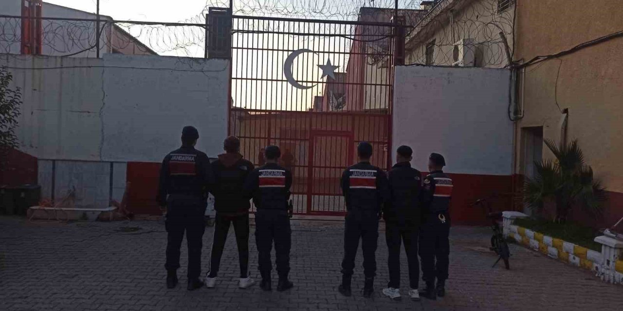 Düğünde bir kişiyi bıçaklayan 2 şüpheli tutuklandı