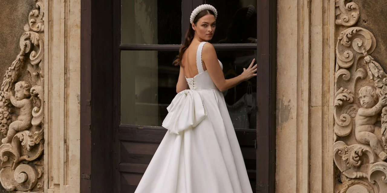 Saten Gelinlik: Zarafetin ve Asaletin Buluştuğu Tasarımlar