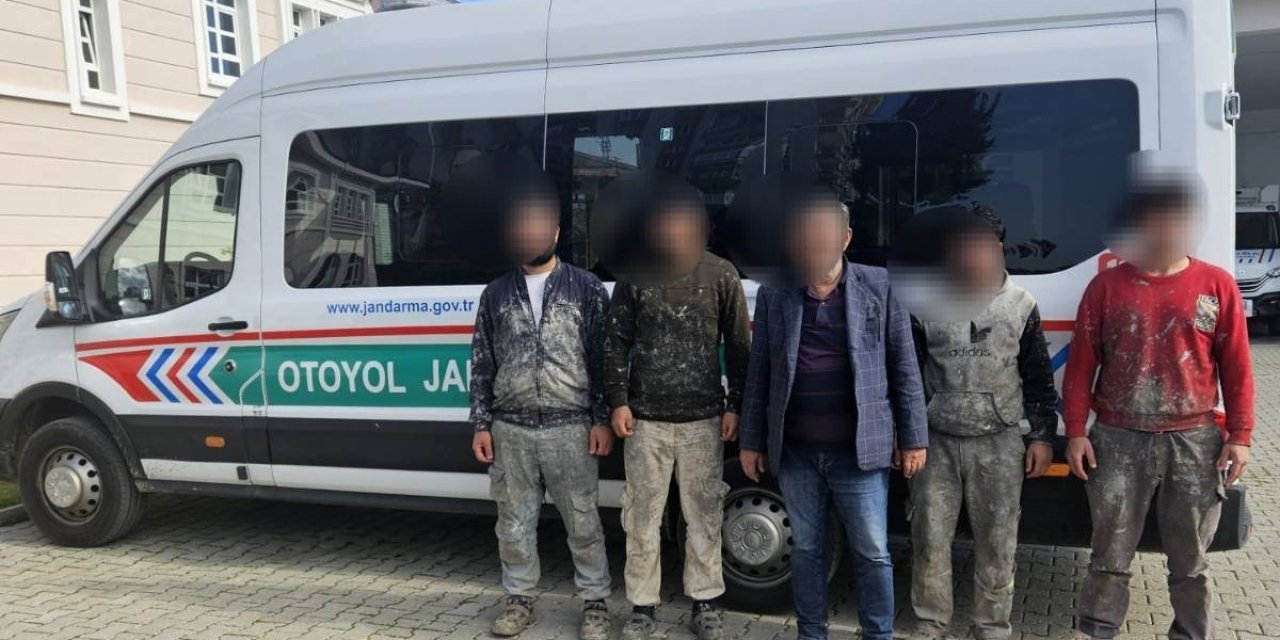 Durdurulan araçta 4 düzensiz göçmen yakalandı