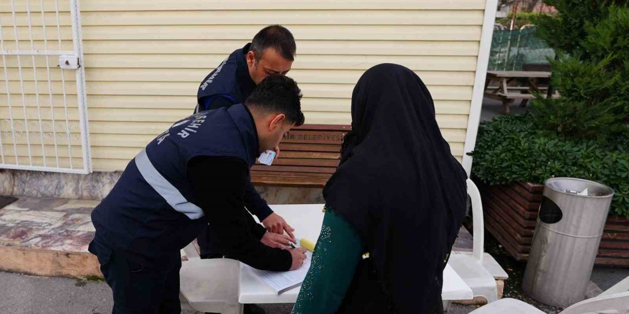Denizli Büyükşehir Zabıta ekiplerinden dilenci operasyonu