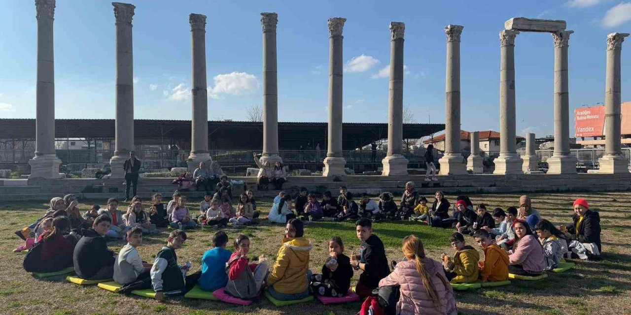 İzmirli çocuklar, yarıyıl tatilinde eğlenerek öğrendi