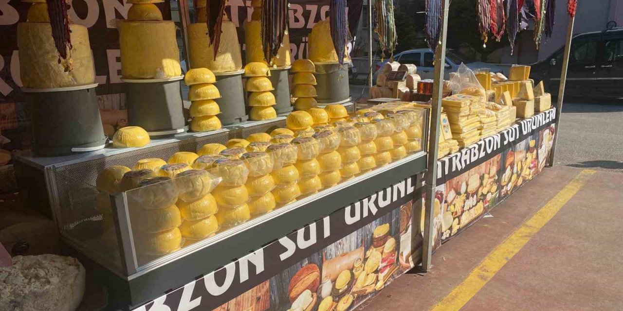 Pamukkale’de kurulan fuarlarda 1 tona yakın hileli ürün ele geçirildi