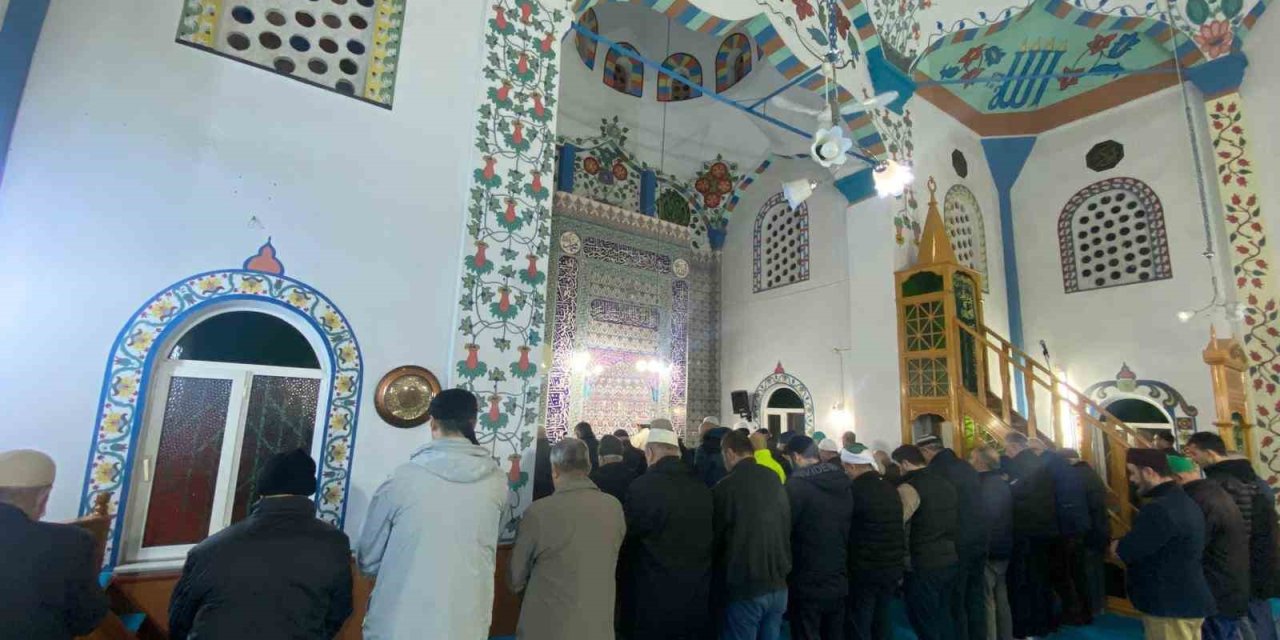 Efeler’de vatandaşlar sabah namazında buluştu