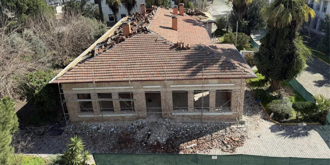 Aydın Lisesi'nin tarihi binasında restorasyon çalışmaları başladı