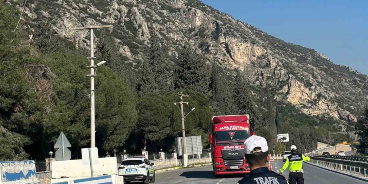 Jandarma havadan denetledi, kural tanımaz sürücüler kaçamadı