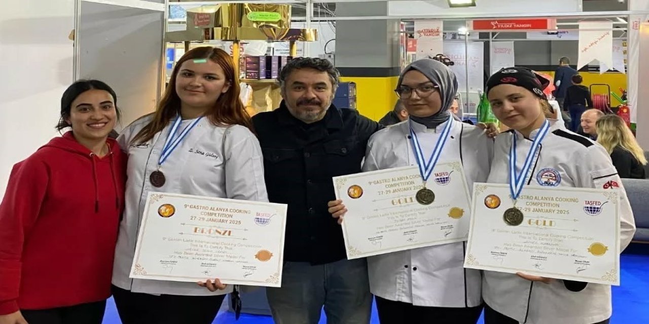 MSKÜ aşçılık ekibi, Antalya’dan iki kupa ile döndü