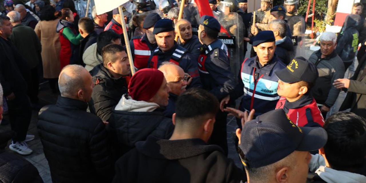 Mühürlemeye direnen işletme sahiplerine biber gazıyla müdahale