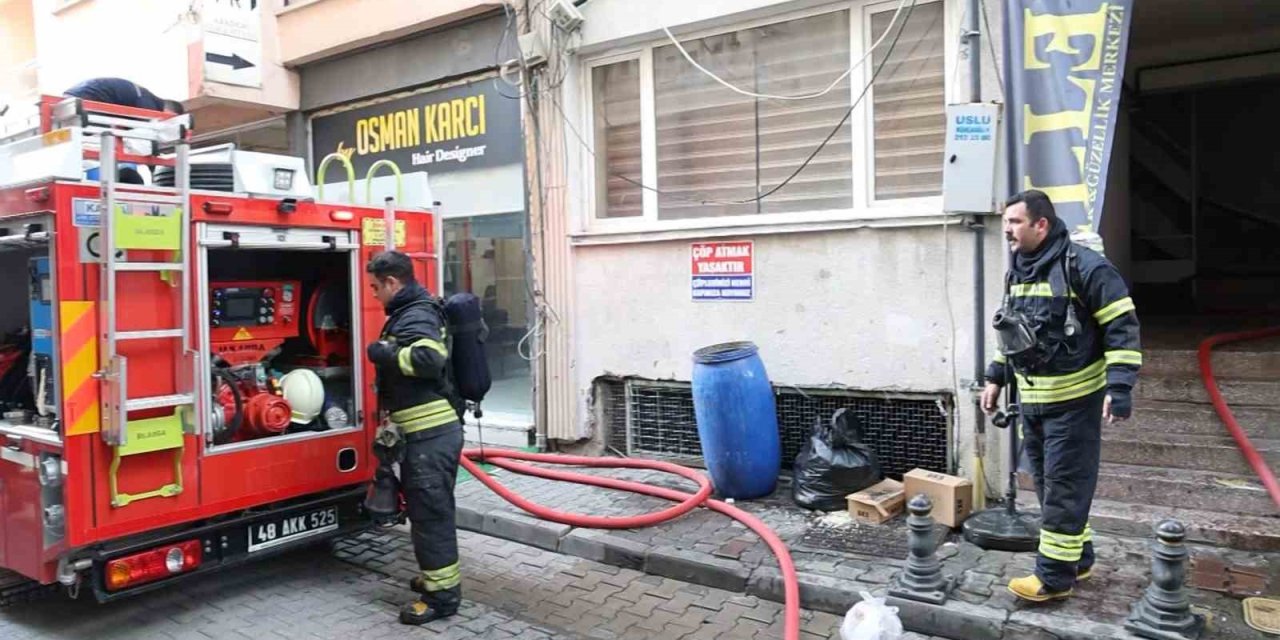 Çatı yangını itfaiyeyi seferber etti
