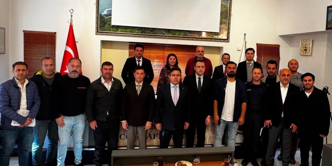 Marmaris Barlar Sokağı için ilçe protokolü sokak esnafı ile  toplantı yaptı