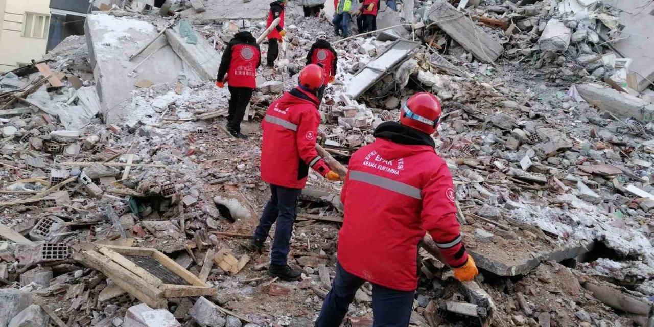 Efeler Belediyesi’nin arama kurtarma ekibi her an göreve hazır