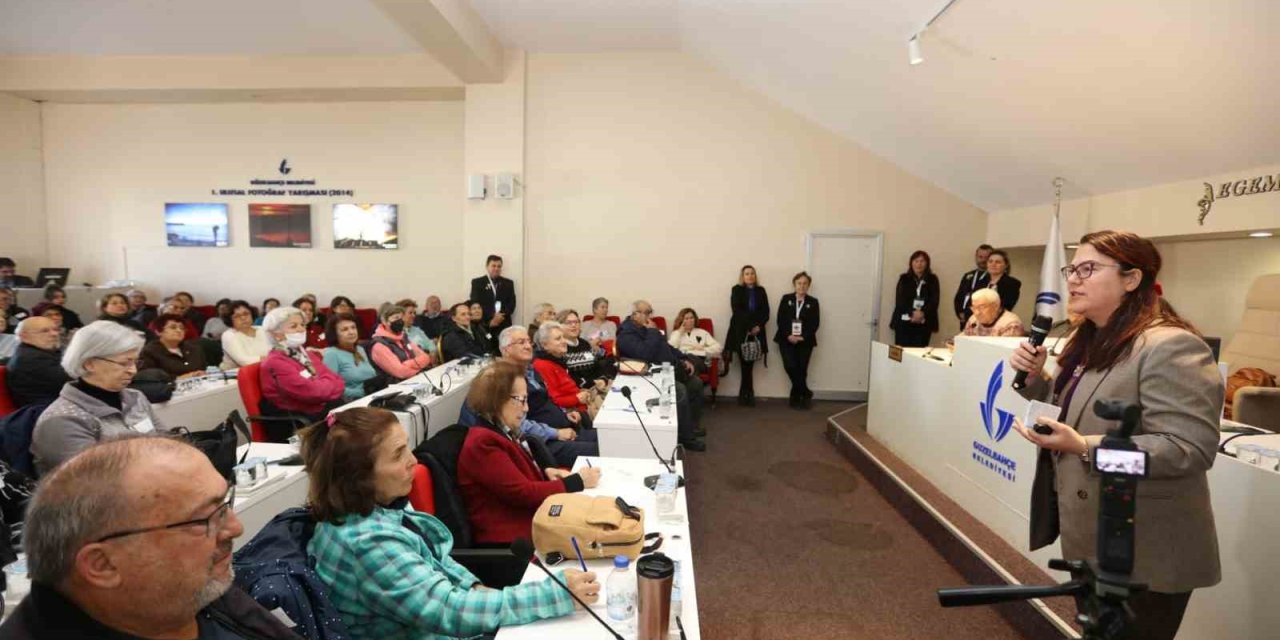 Güzelbahçe 3. Yaş Üniversitesi eğitimleri başladı