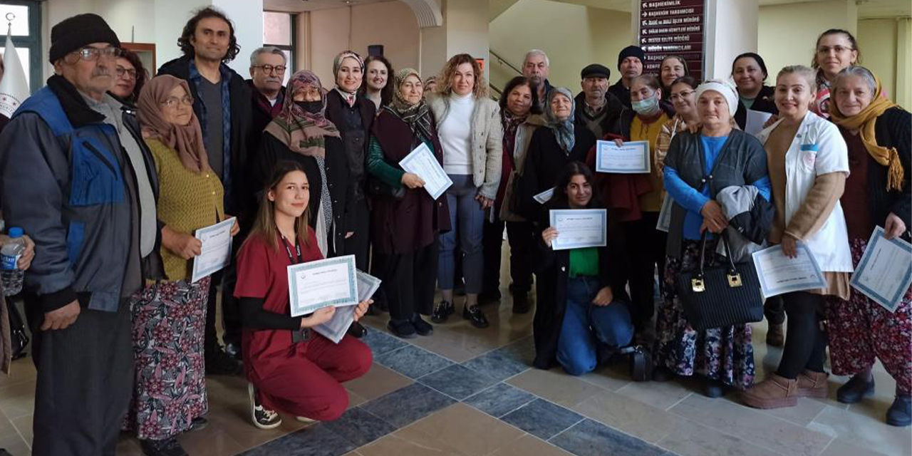 Aydın Devlet Hastanesi'nde Diyabet Okulu mezunlarını verdi