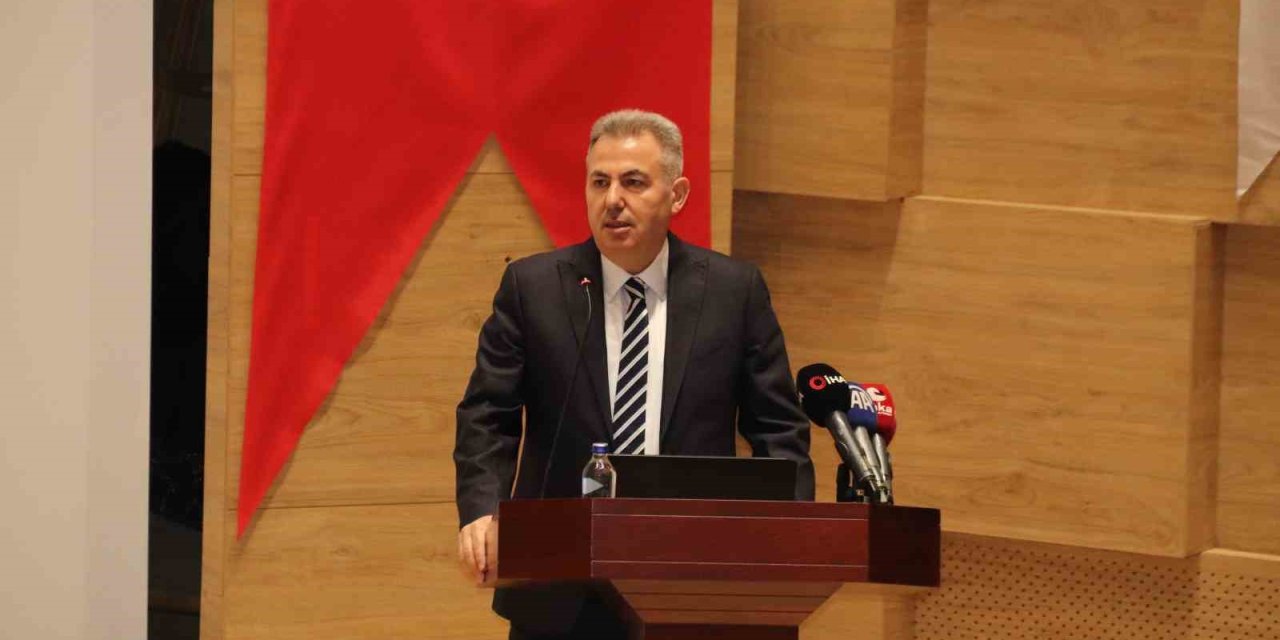 Vali Elban: "İzmir’i Santorini kaynaklı deprem etkisiyle bir tehlike beklemiyor"