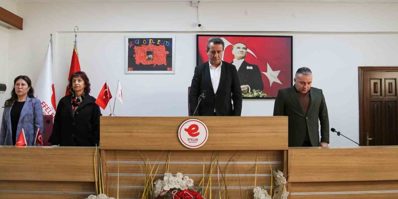 Efeler’in meclisinde Şehitlere Saygı Duruşu’nda bulunuldu