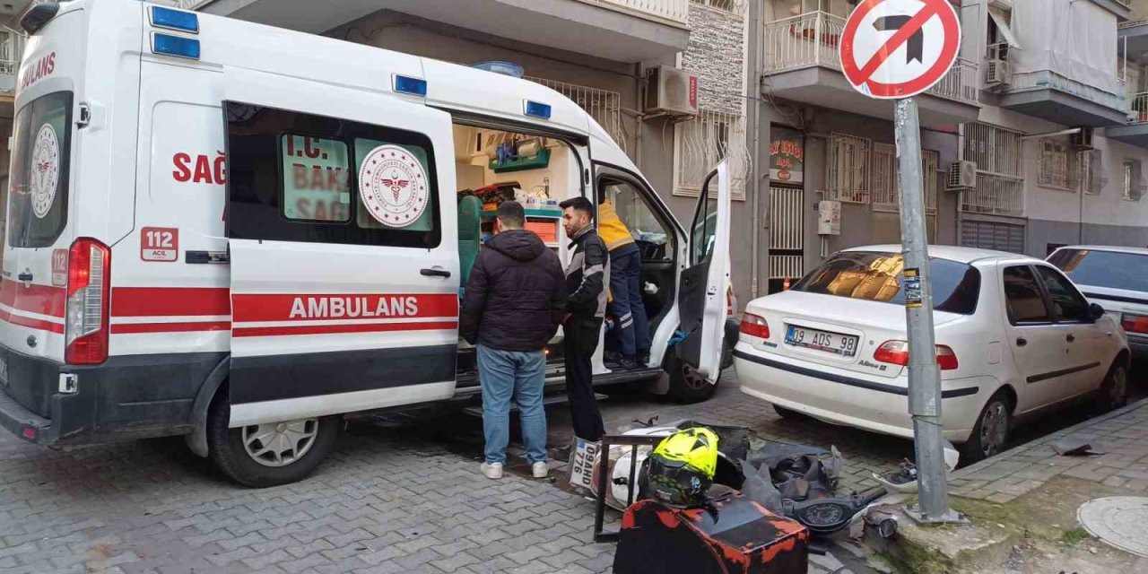 Otomobille çarpışan motosiklet sürücüsü yaralandı