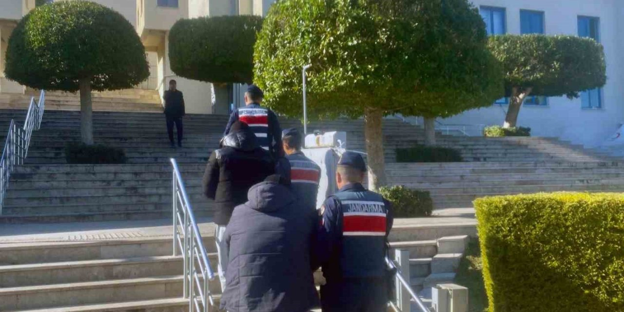 Cezaevi firarisi ticari taksinin bagajında yakalandı