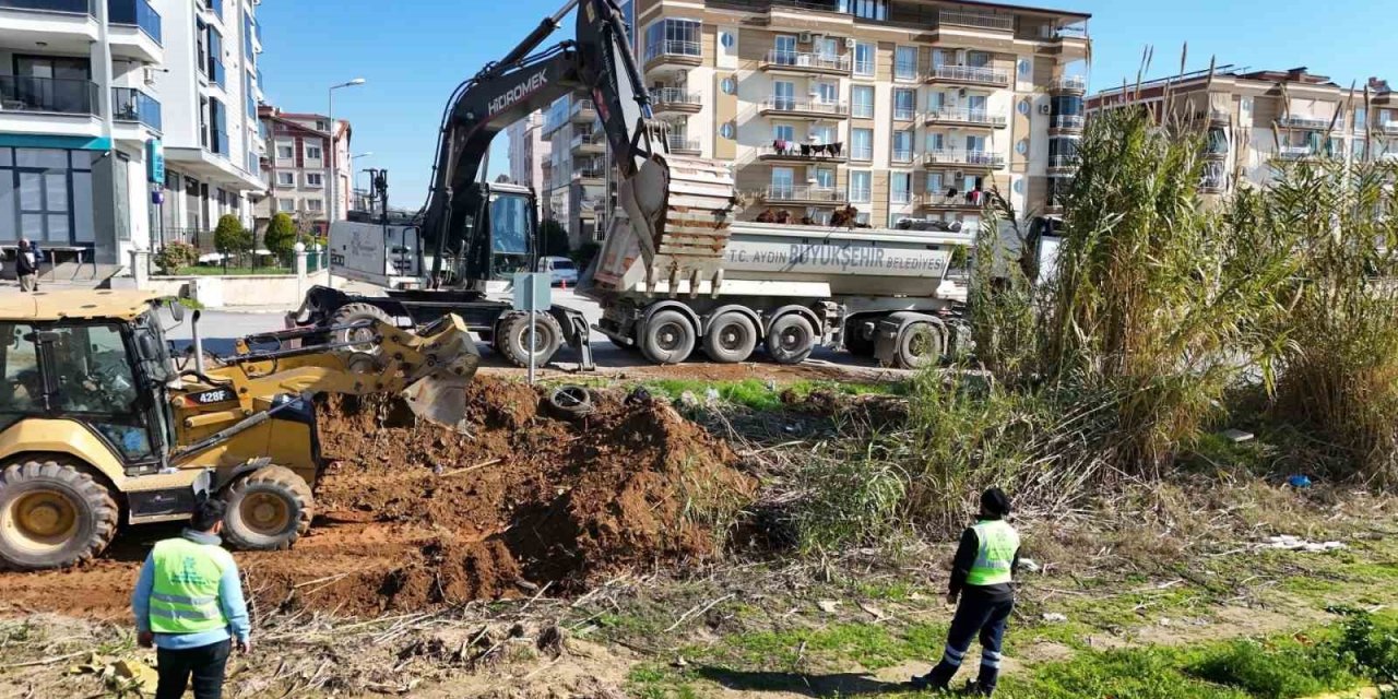 Aydın Büyükşehir Belediyesi yol çalışmalarını sürdürüyor