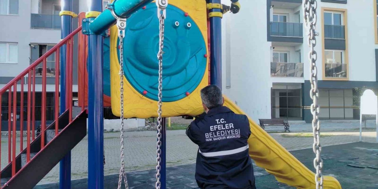 Çocuk parkını yakan şüpheliler yakalandı