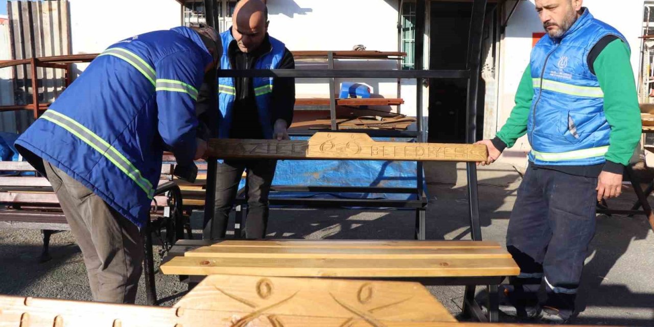 Nazilli Belediyesi’nden yeşil alanlara yeni bank