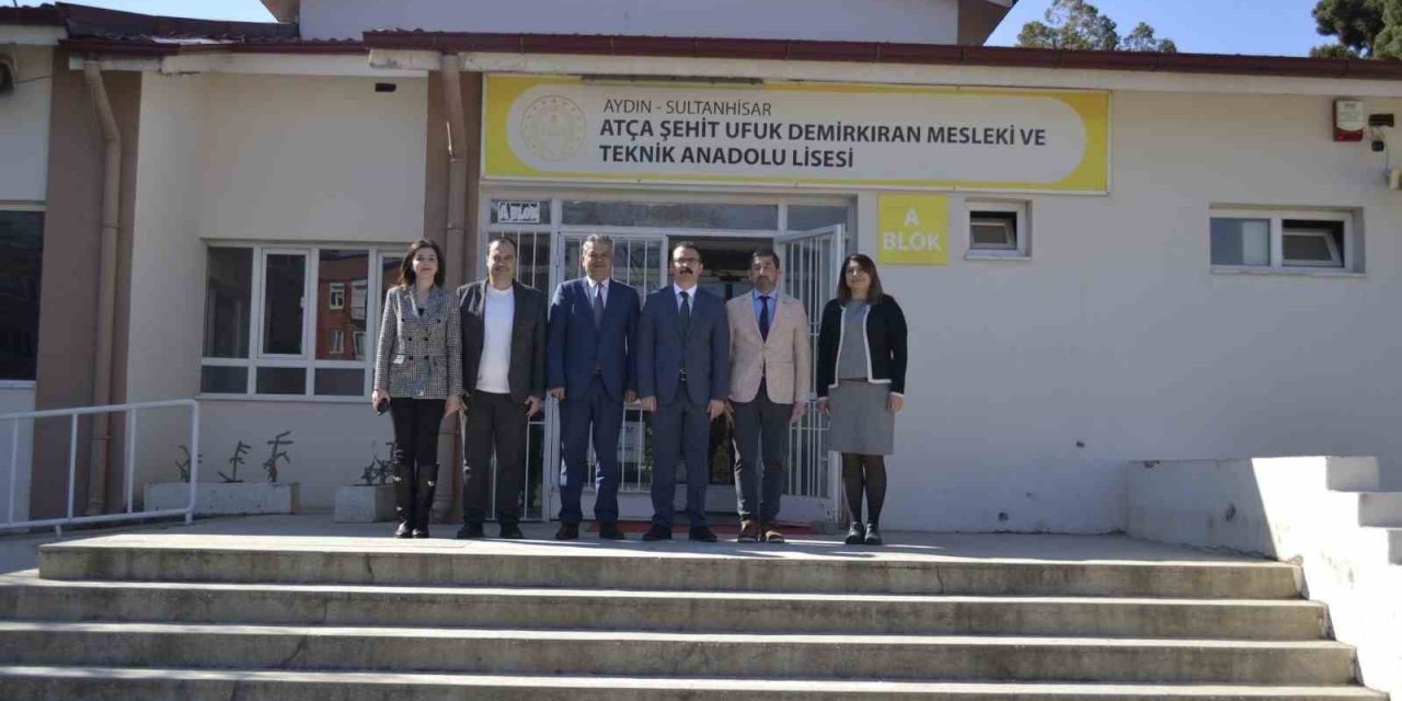 Kaymakam Ateş meslek lisesi öğrenci ve öğretmenleri ile buluştu