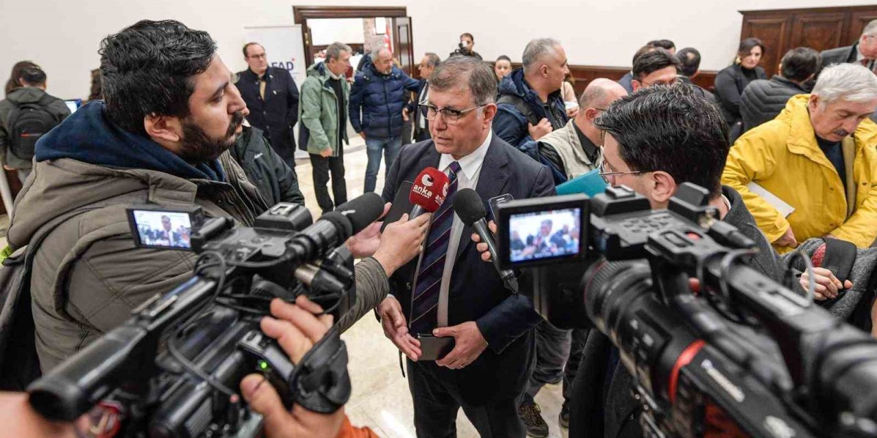 Başkan Tugay: "İzmir’de riskli yapıların tespiti ve yenilenmesi için üzerimize düşeni yapacağız"