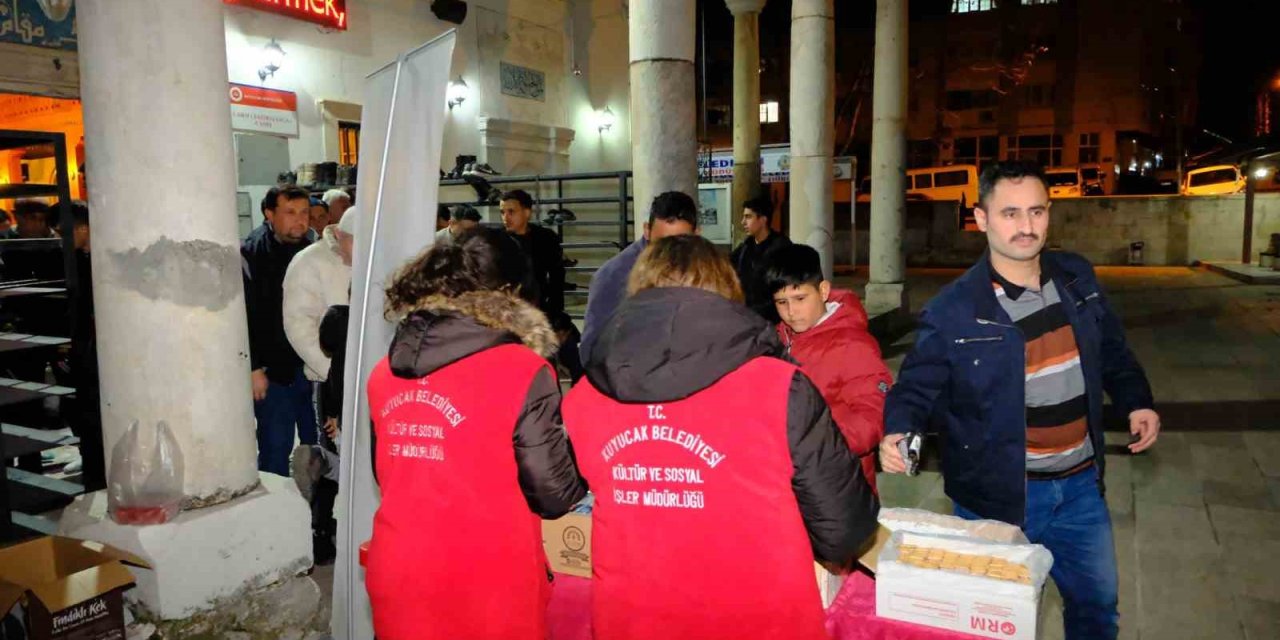 Kuyucak Belediyesi’nden kandil hayrı