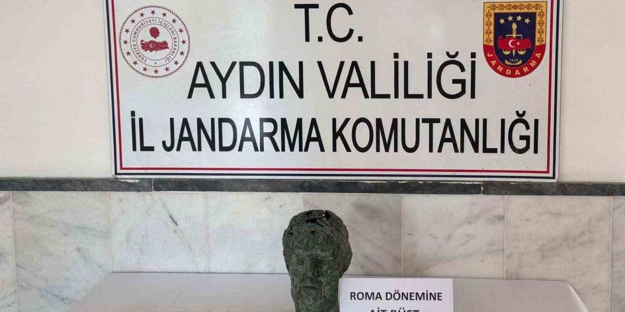 Roma dönemine ait büstü satmak isterken yakalandılar