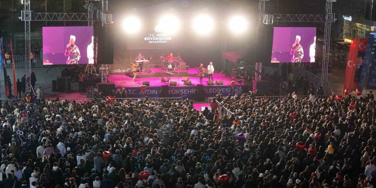 Aydın’da 14 Şubat coşkusu: Pamela ve Ümit Besen’den unutulmaz konser