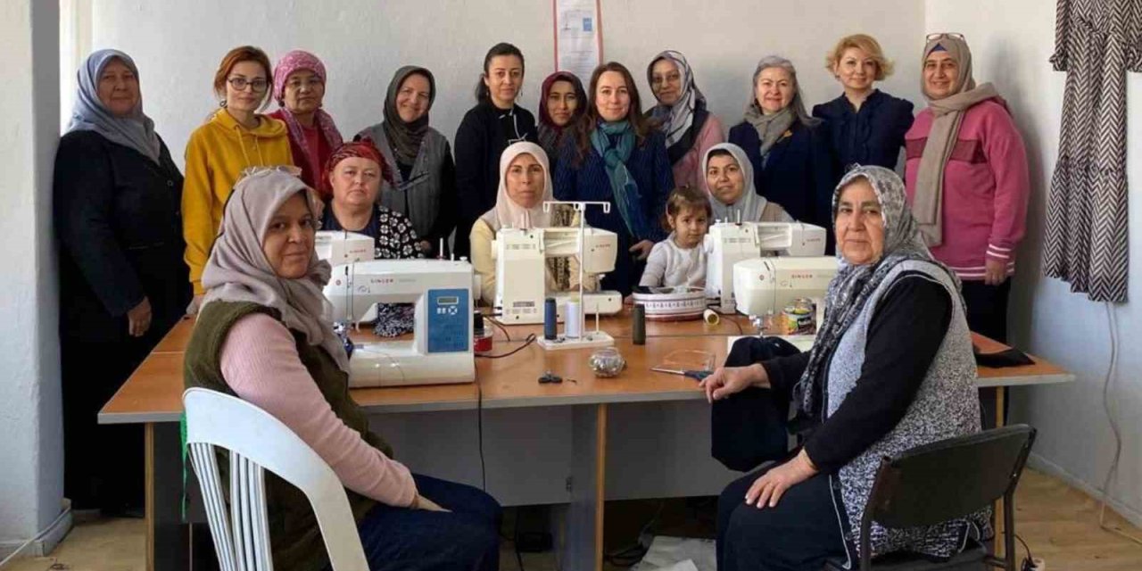 İkinci el giysiler bez çantalara dönüştü