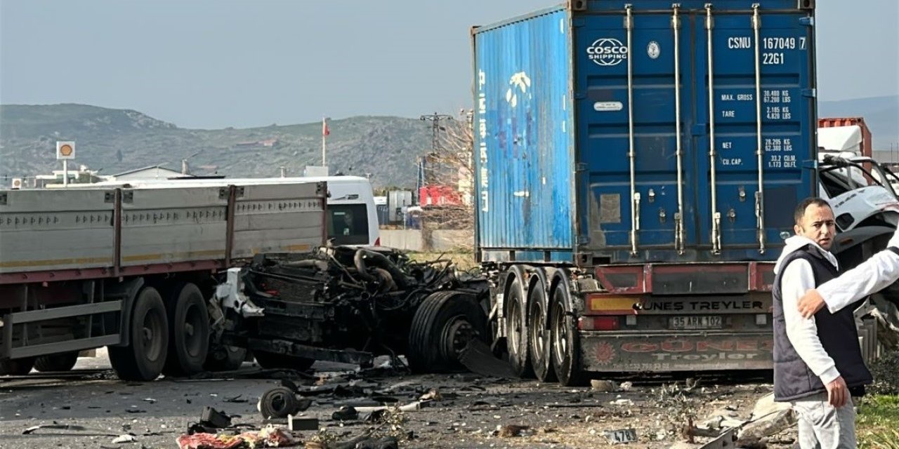 Karşı şeride geçen tır üç araca çarptı: 1 ölü, 1 yaralı