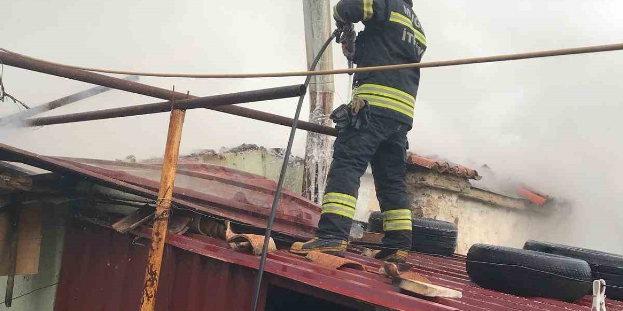 Yatağan’da korkutan ev yangını