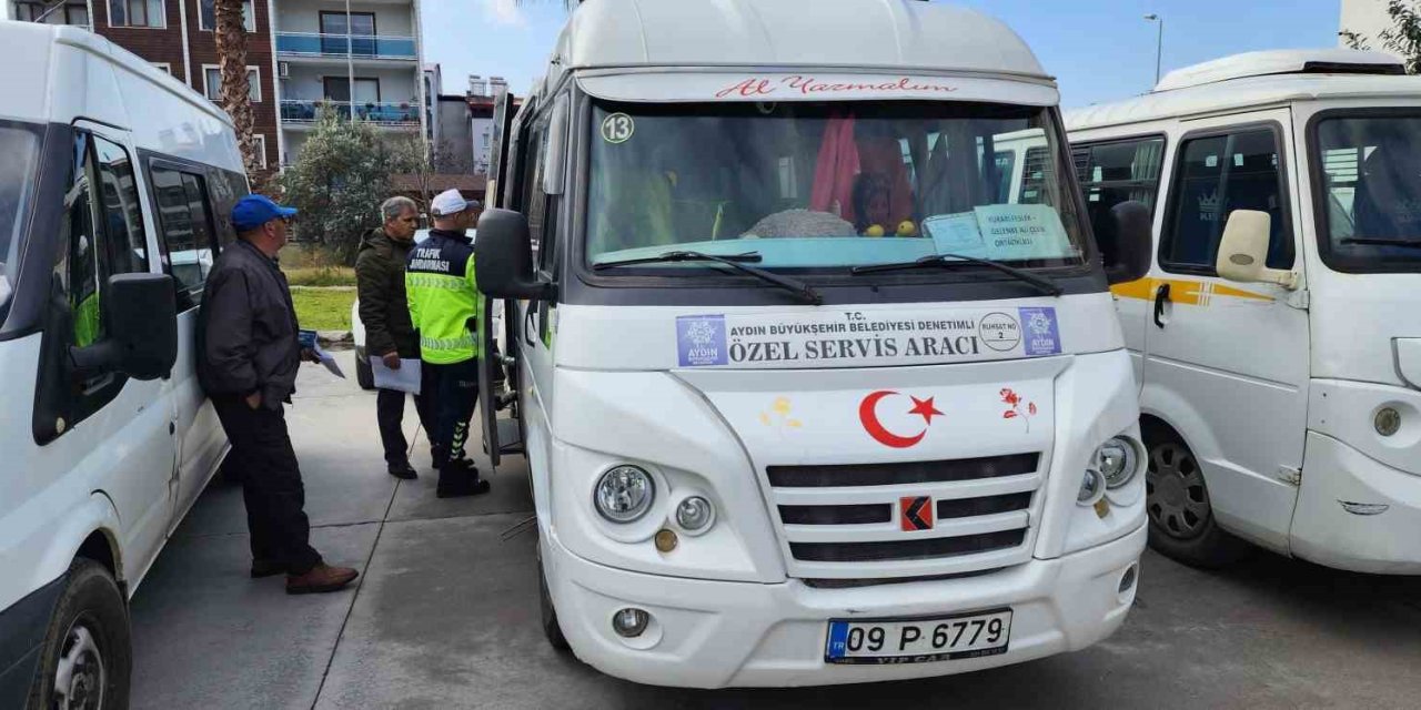 Buharkent’te ekipler, öğrenciler için sahaya indi