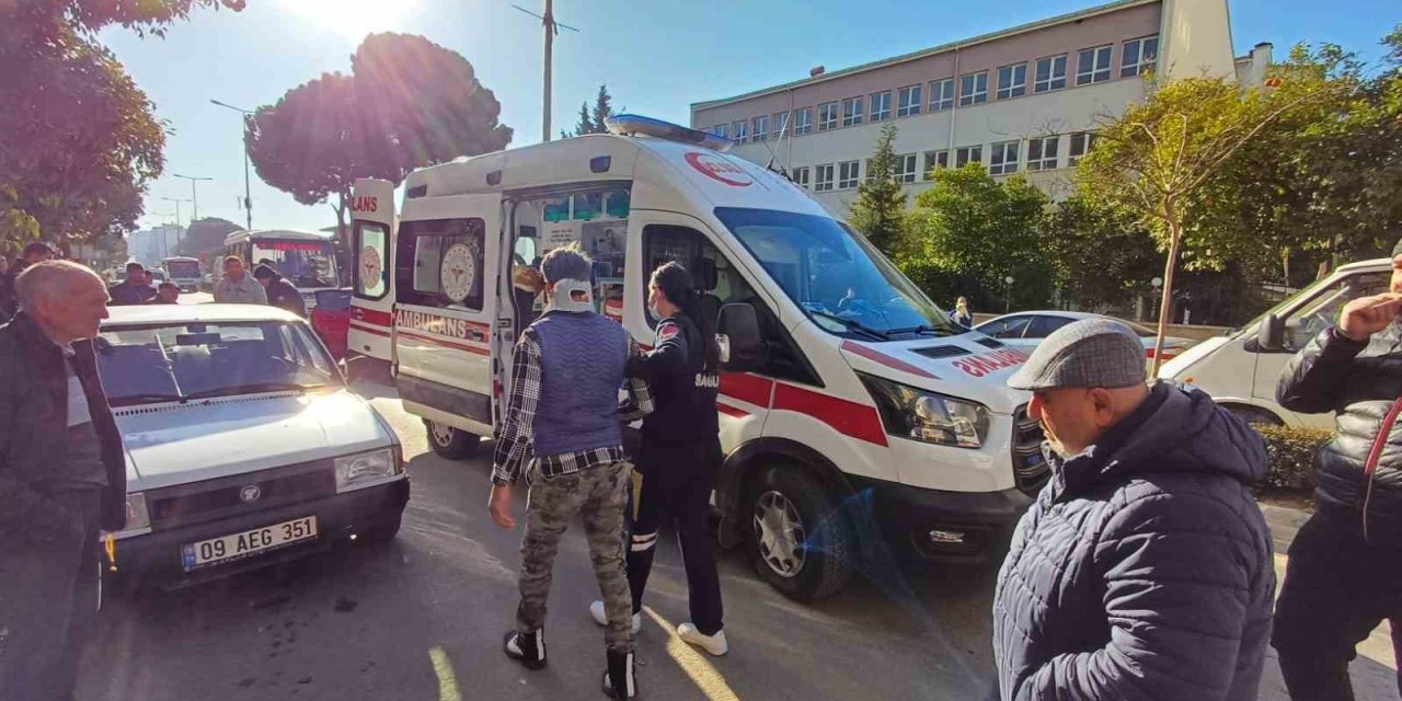 Efeler’de trafik kazası: 3 kişi yaralandı