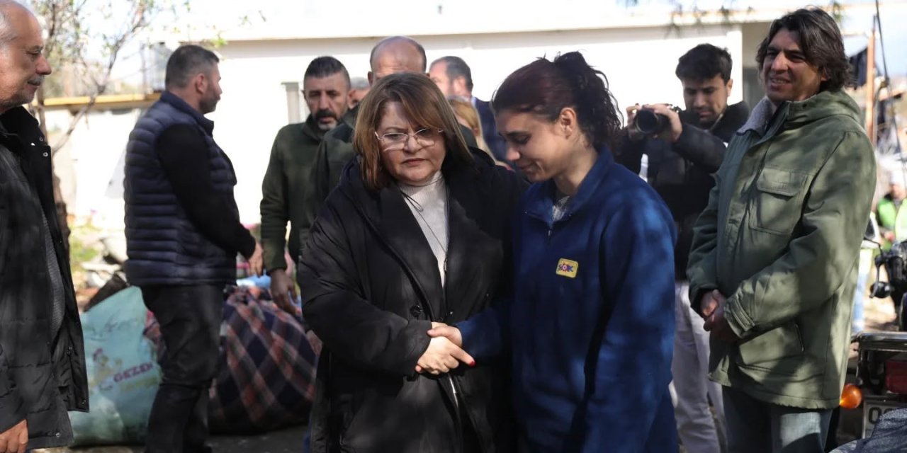 Başkan Gençay’dan evi yanan aileye yardım eli